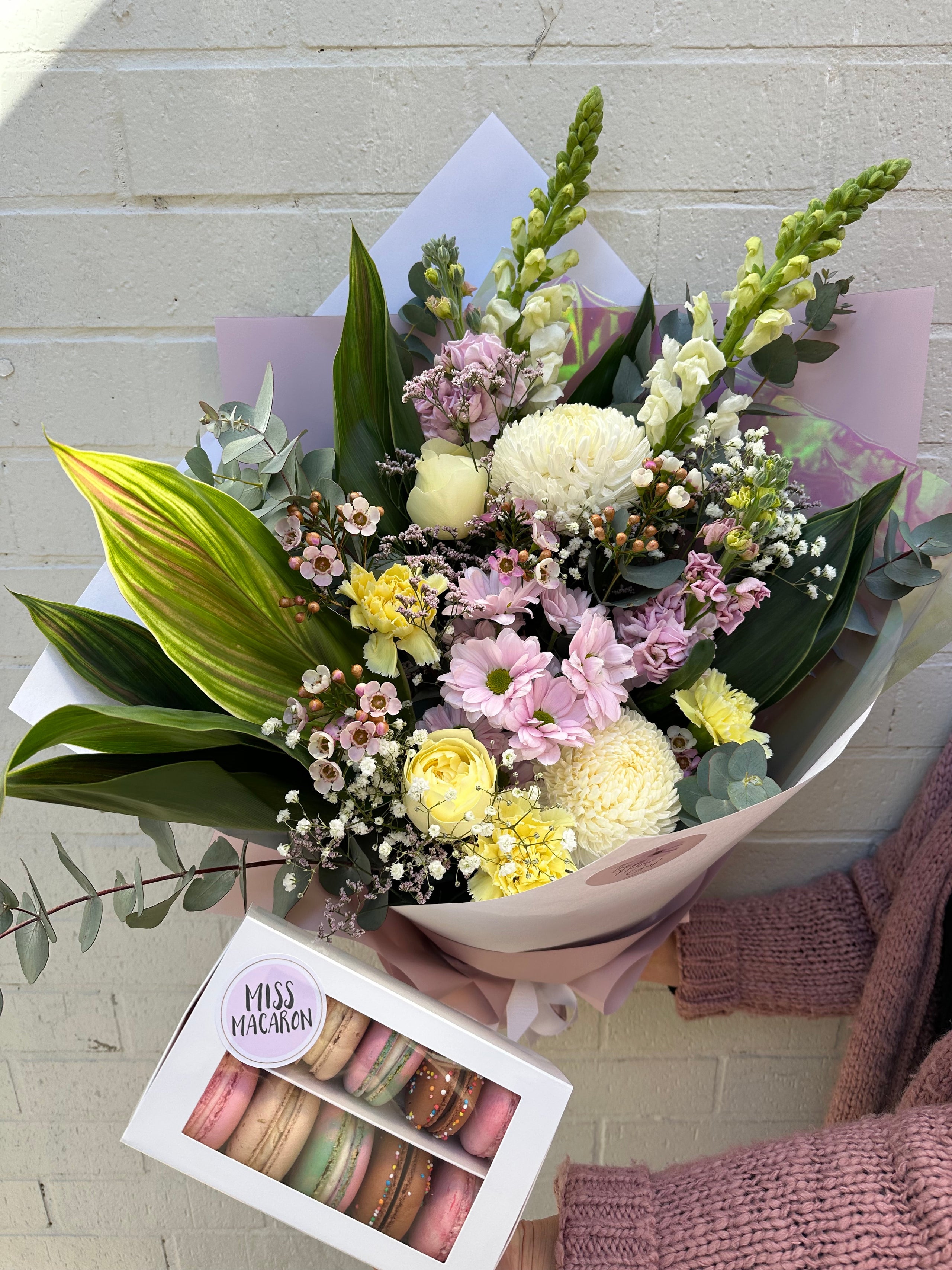 Flowers + Gifts Albury/Wodonga The Flower Girl